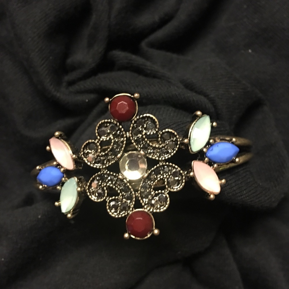 New Rhinestone Bangle Cuff Bracelet - Picture 4 of 7